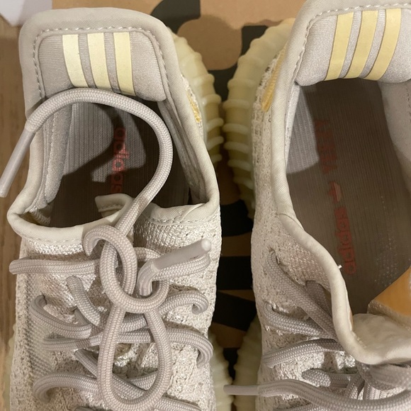 COPY - Yeezy Boost 350 V2 'Light' - Picture 5 of 9